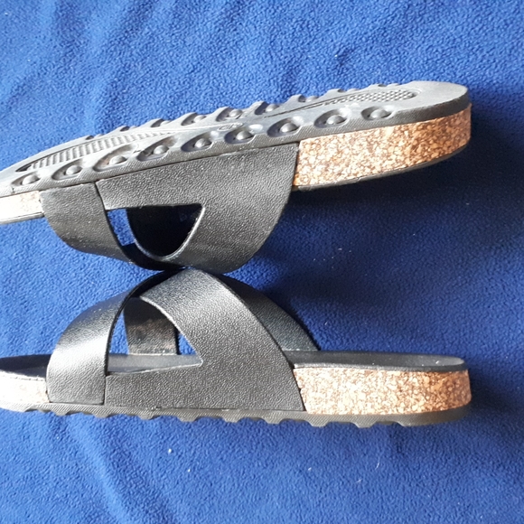 Ardene Slides 6.5 - Picture 5 of 8